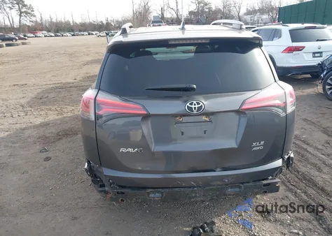 2017 Toyota Rav4 Xle z USA, uszkodzony, nr VIN JTMRFREV3HJ162046
